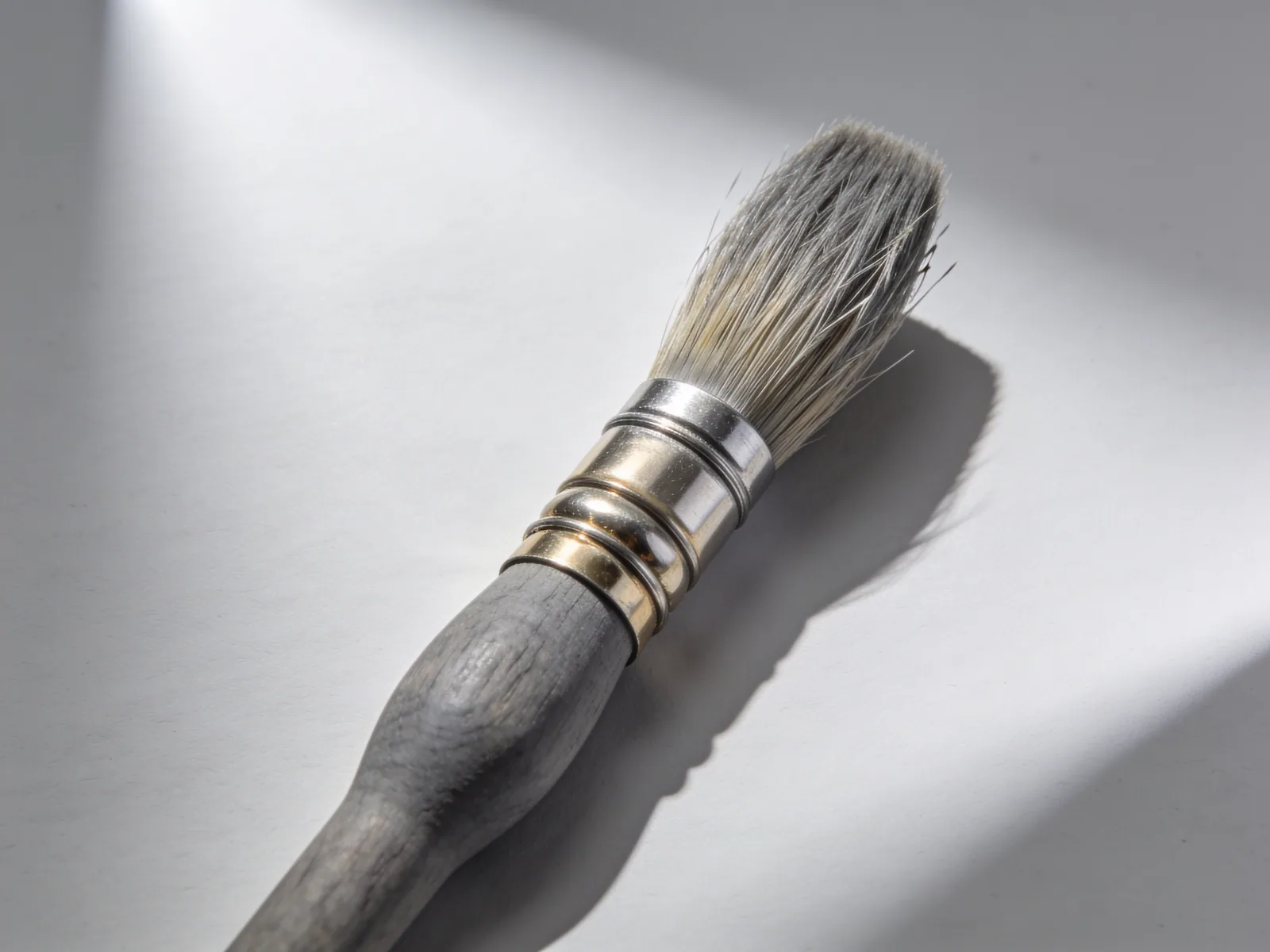 Ashfield Filbert 12 — Hog bristle, 12 mm head, unlacquered ash handle