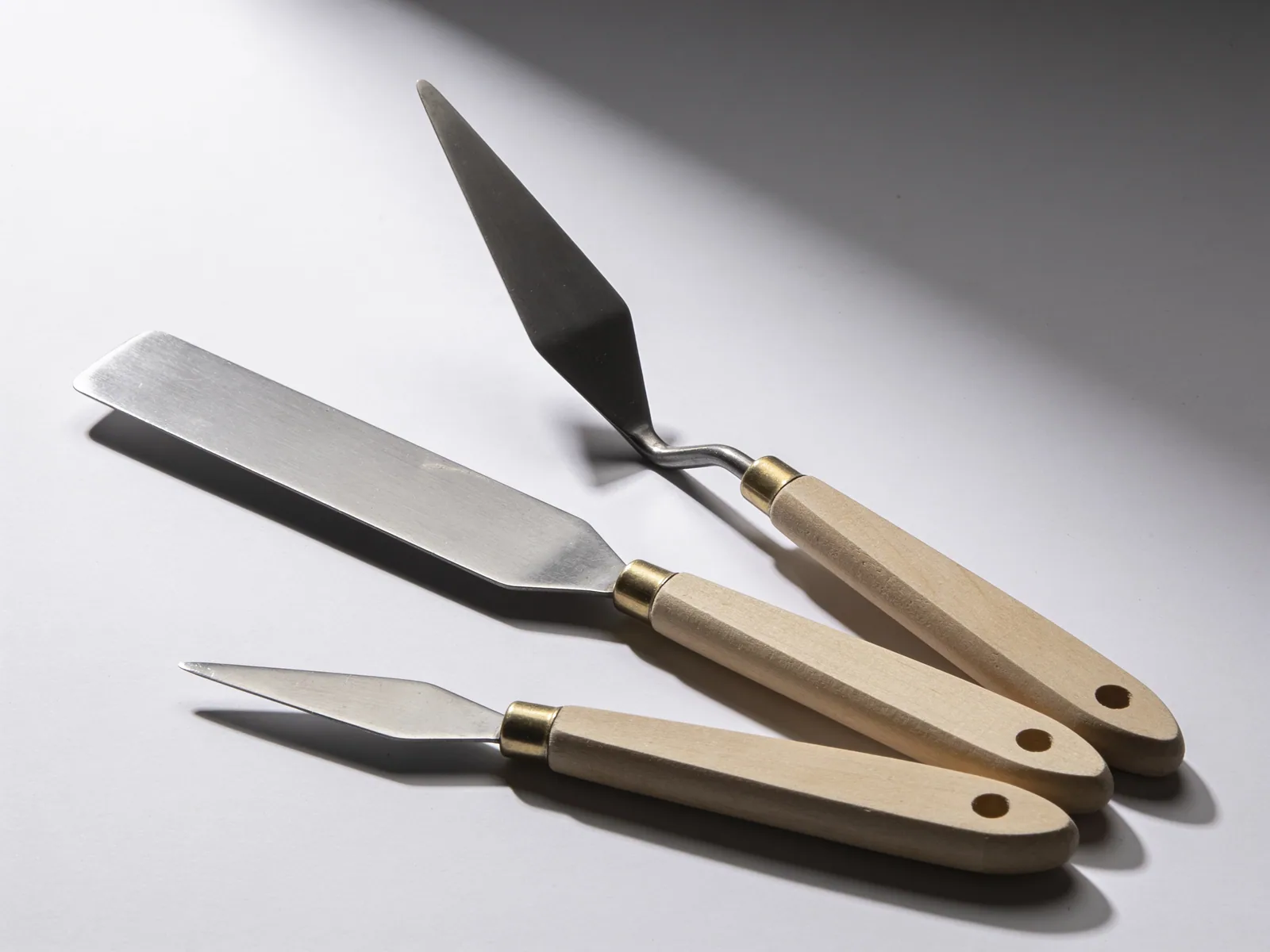Bench Palette Knives — Three profiles, tempered carbon steel, ash handles