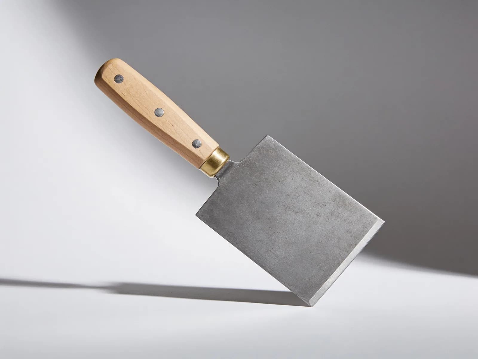Bench Scraper 75 — 75 mm tempered steel blade, for clearing a slab