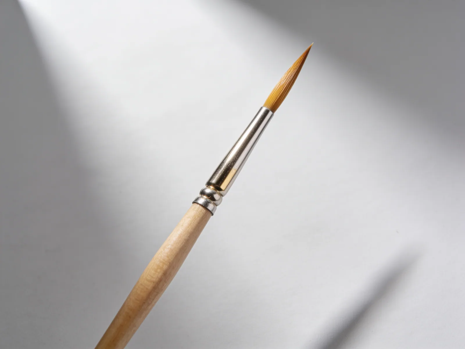Keeling Rigger 2 — Synthetic sable, 2 mm head, 24 mm long hair